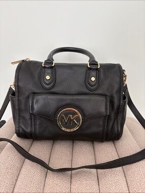 COPY Michael Kors Black Leather Satchel with Gold-Tone MK Emblem.